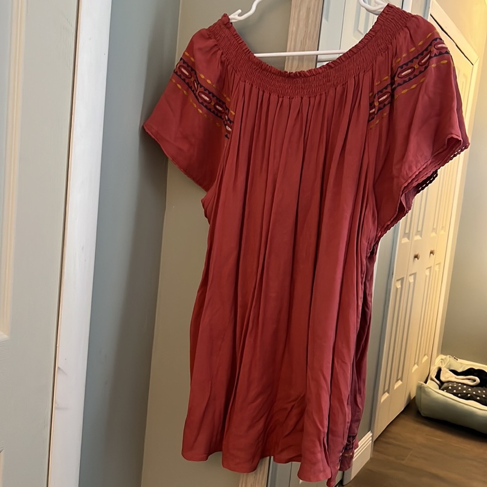 Beautiful Thread Pattern Top - Picture 6 of 6